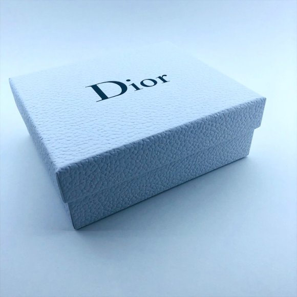 Dior White Gift Box with Ribbon - Picture 8 of 11